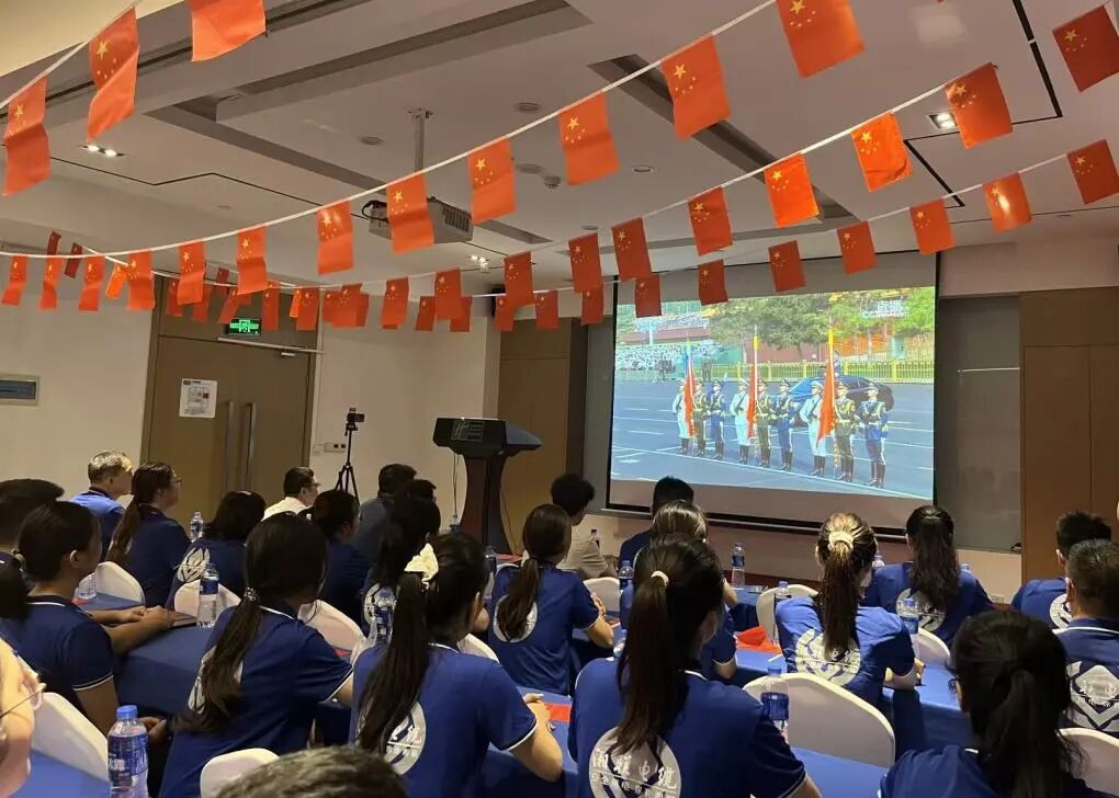 湘聯(lián)電纜集體觀看九三閱兵，汲取奮進力量！